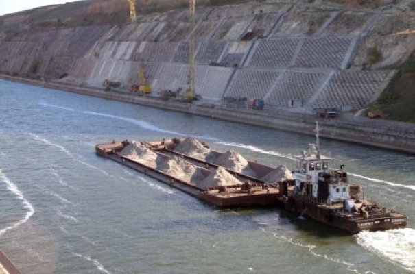 A crescut numărul navelor străine care au tranzitat Canalul Dunăre-Marea Neagră